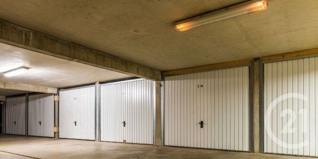 parking - LE KREMLIN BICETRE - 94