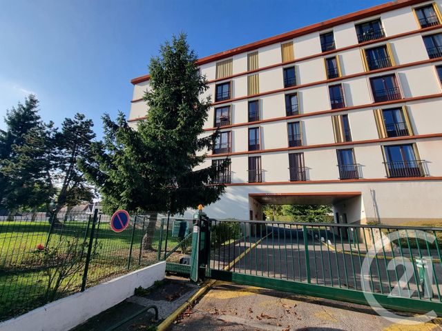 Appartement F3 &agrave; louer - 3 pi&egrave;ces - 62,95 m2 - Brie Comte Robert - 77 - ILE-DE-FRANCE