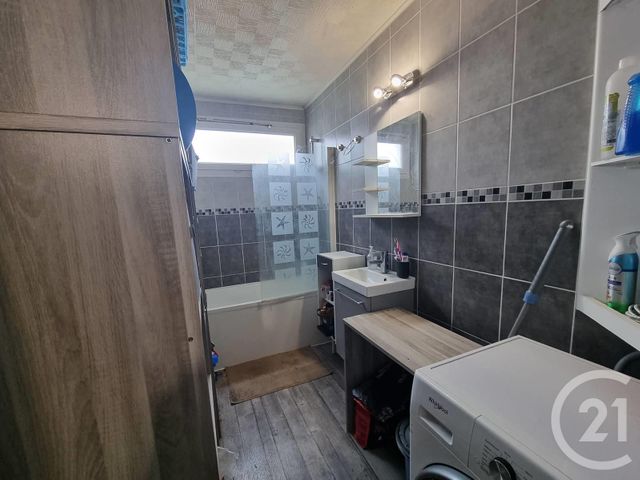 Appartement F3 &agrave; louer - 3 pi&egrave;ces - 62,95 m2 - Brie Comte Robert - 77 - ILE-DE-FRANCE
