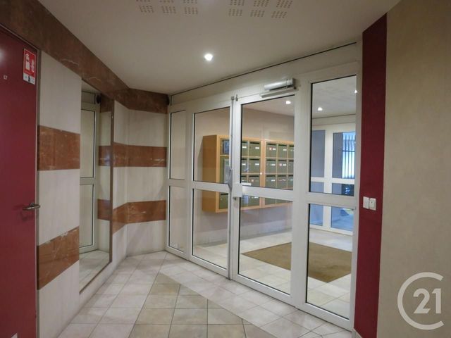 Appartement F2 &agrave; louer - 2 pi&egrave;ces - 47,22 m2 - Brie Comte Robert - 77 - ILE-DE-FRANCE