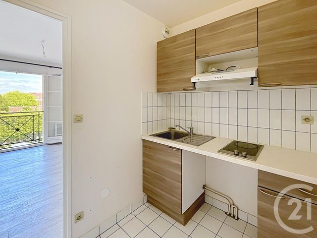 Appartement F1 &agrave; louer - 1 pi&egrave;ce - 30,80 m2 - Brie Comte Robert - 77 - ILE-DE-FRANCE