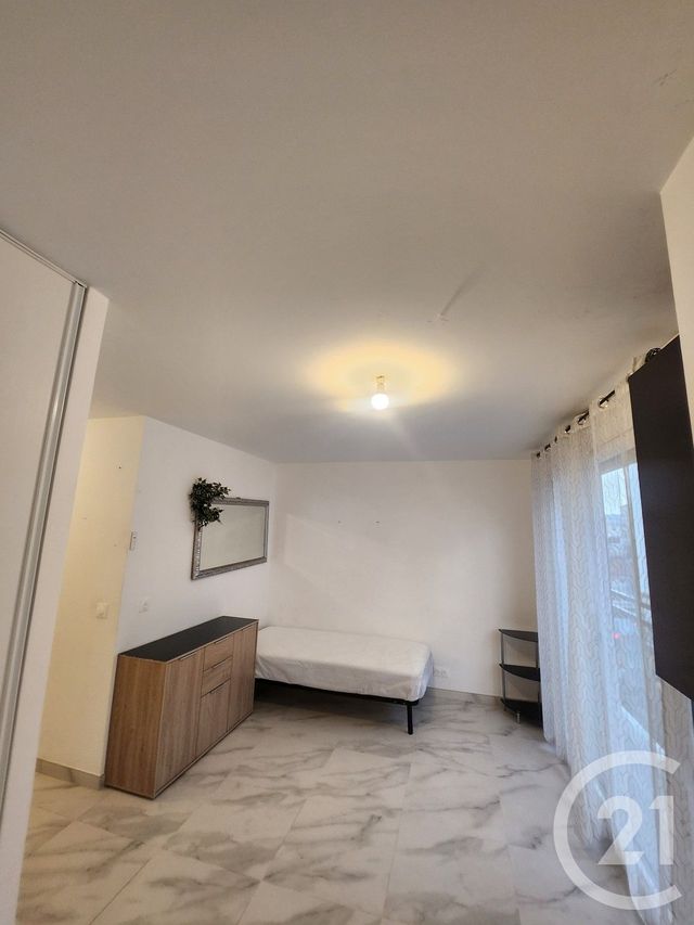 Appartement Studio &agrave; louer - 1 pi&egrave;ce - 25,60 m2 - Montrouge - 92 - ILE-DE-FRANCE