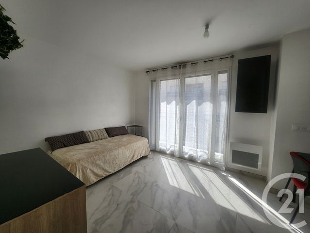 Appartement Studio &agrave; louer - 1 pi&egrave;ce - 25,60 m2 - Montrouge - 92 - ILE-DE-FRANCE