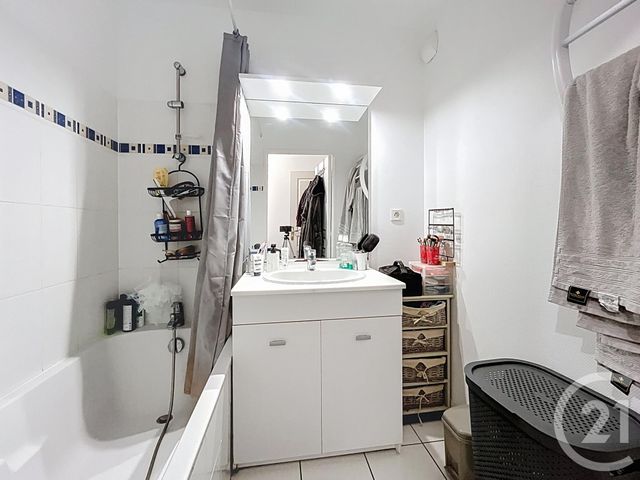 Appartement F3 &agrave; vendre - 3 pi&egrave;ces - 65,60 m2 - Chartres - 28 - CENTRE