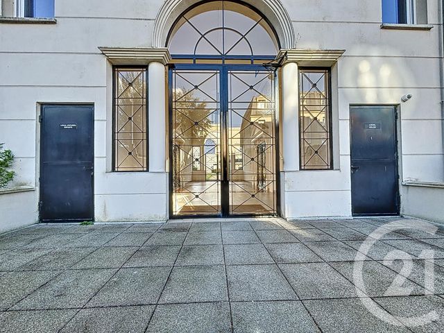 Appartement F2 à vendre - 2 pièces - 45 m2 - Chartres - 28 - CENTRE