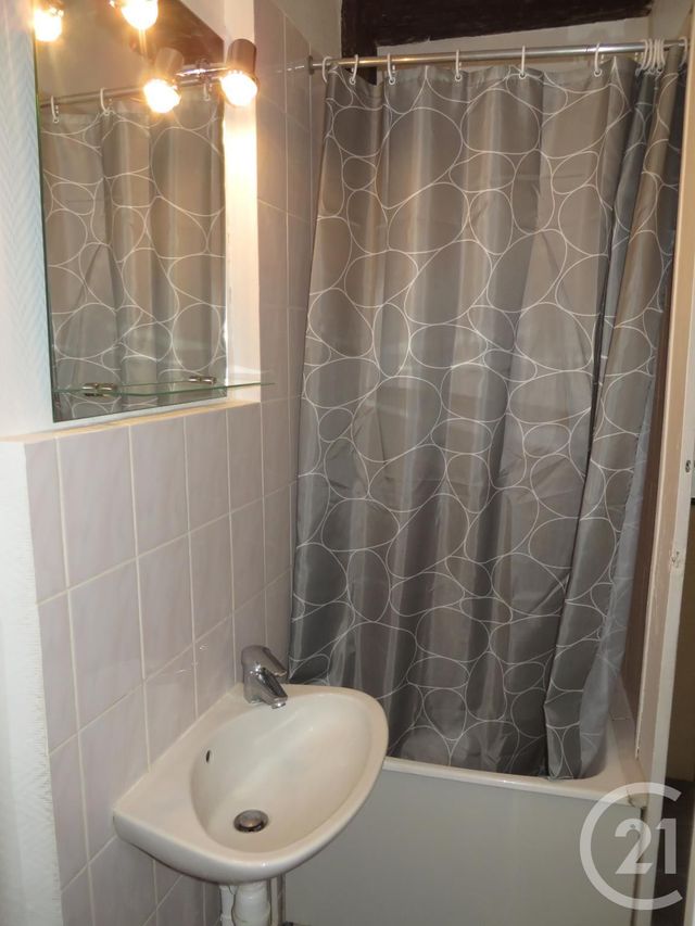 Appartement Studio &agrave; louer - 1 pi&egrave;ce - 22,19 m2 - Chartres - 28 - CENTRE