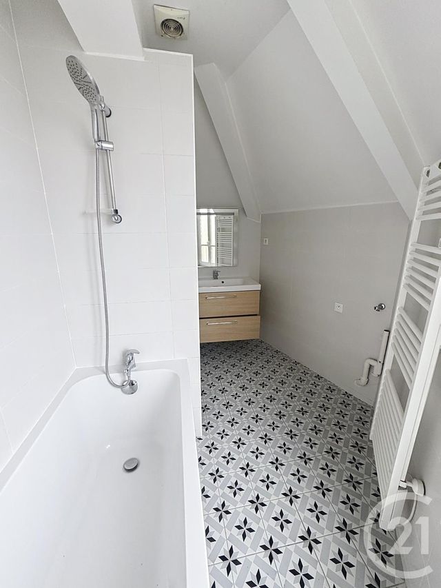 Appartement F4 à vendre - 4 pièces - 73 m2 - Chartres - 28 - CENTRE