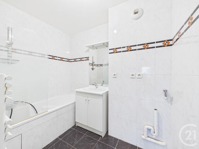 Appartement F3 &agrave; vendre - 3 pi&egrave;ces - 66,53 m2 - Chartres - 28 - CENTRE