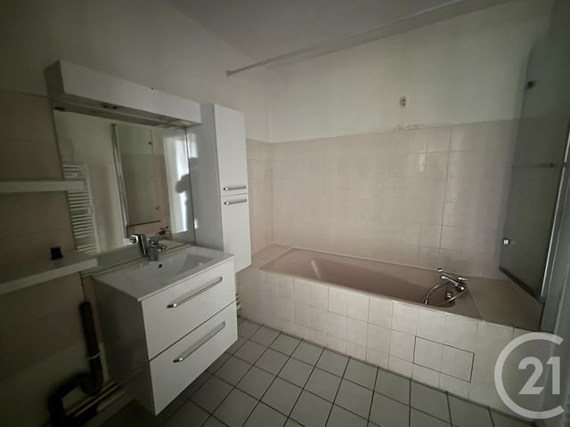 Appartement F5 &agrave; louer - 4 pi&egrave;ces - 115,14 m2 - Chartres - 28 - CENTRE