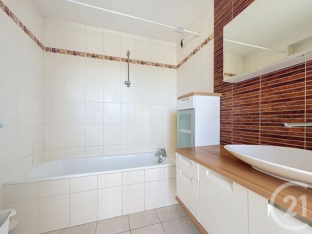 Appartement T4 &agrave; vendre - 4 pi&egrave;ces - 82,92 m2 - Chartres - 28 - CENTRE