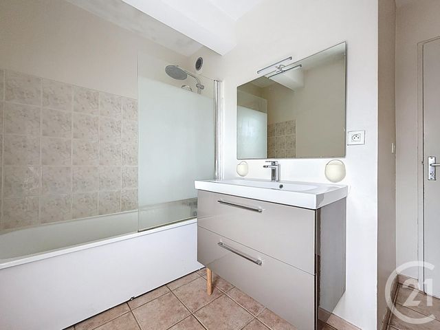 Appartement F5 à vendre - 5 pièces - 97 m2 - Chartres - 28 - CENTRE