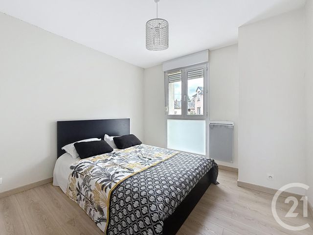 Appartement F5 à vendre - 5 pièces - 97 m2 - Chartres - 28 - CENTRE