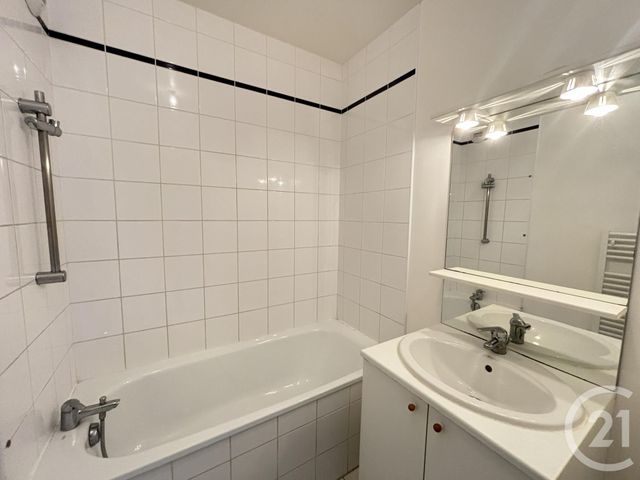 Appartement F3 &agrave; louer - 3 pi&egrave;ces - 60,29 m2 - Chartres - 28 - CENTRE