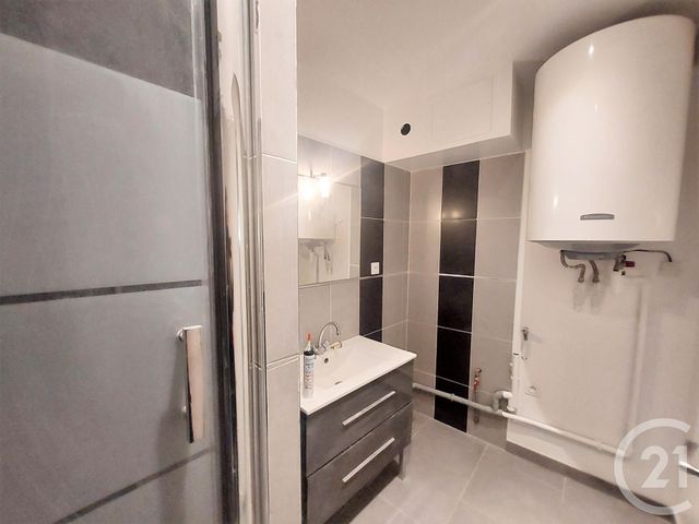 Appartement F2 &agrave; louer - 2 pi&egrave;ces - 53,54 m2 - Chartres - 28 - CENTRE