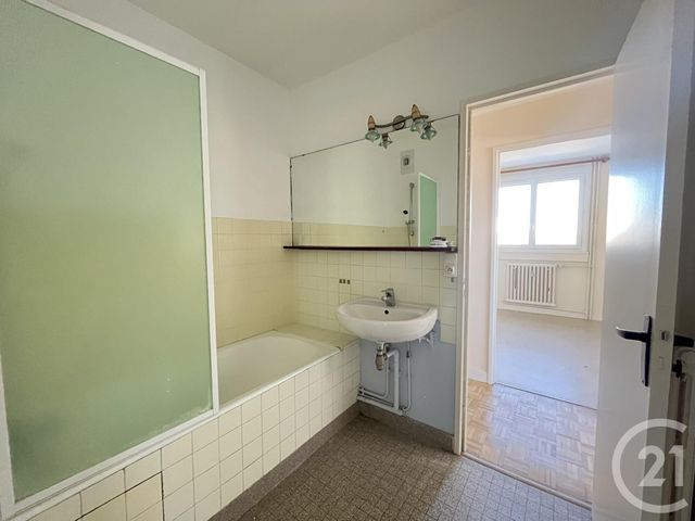 Appartement F3 &agrave; vendre - 3 pi&egrave;ces - 64 m2 - Chartres - 28 - CENTRE