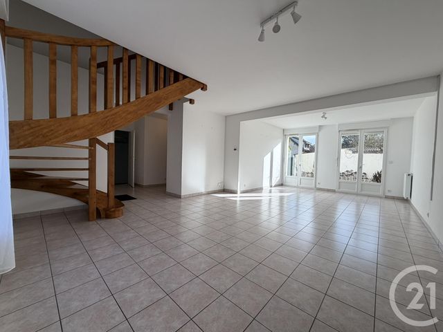 Maison &agrave; louer - 4 pi&egrave;ces - 108,33 m2 - Chartres - 28 - CENTRE