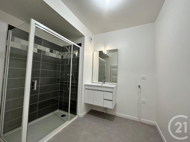 Appartement F3 &agrave; louer - 3 pi&egrave;ces - 62,28 m2 - Chartres - 28 - CENTRE