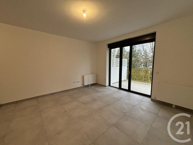 Appartement F3 &agrave; louer - 3 pi&egrave;ces - 67,75 m2 - Chartres - 28 - CENTRE