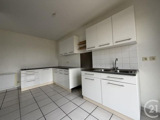 Maison &agrave; louer - 5 pi&egrave;ces - 118 m2 - Poisvilliers - 28 - CENTRE