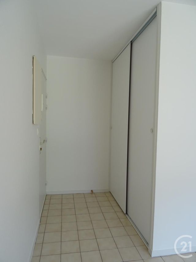 Appartement F1 &agrave; louer - 1 pi&egrave;ce - 27,30 m2 - Chartres - 28 - CENTRE