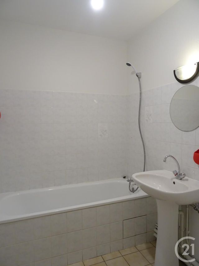 Appartement F1 &agrave; louer - 1 pi&egrave;ce - 27,30 m2 - Chartres - 28 - CENTRE