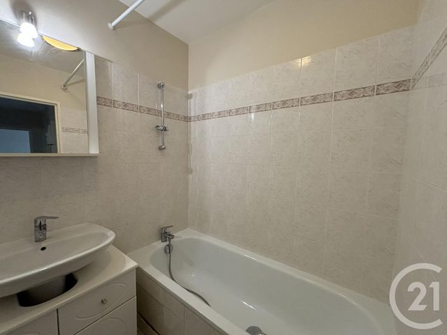 Appartement F2 &agrave; louer - 2 pi&egrave;ces - 46,50 m2 - Chartres - 28 - CENTRE