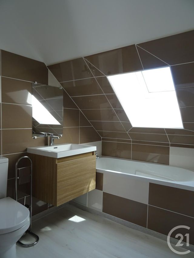 Maison &agrave; louer - 4 pi&egrave;ces - 88,90 m2 - Chartres - 28 - CENTRE