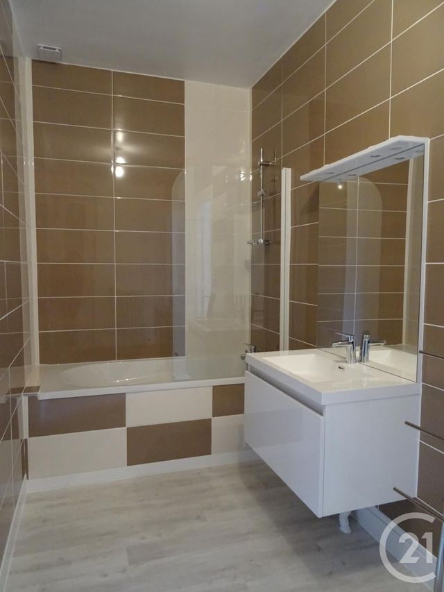 Maison &agrave; louer - 4 pi&egrave;ces - 88,90 m2 - Chartres - 28 - CENTRE