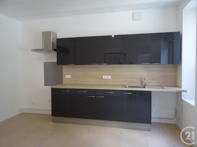 Maison &agrave; louer - 4 pi&egrave;ces - 88,90 m2 - Chartres - 28 - CENTRE