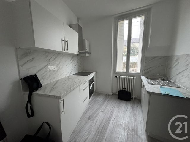 Maison &agrave; louer - 6 pi&egrave;ces - 129,80 m2 - Chartres - 28 - CENTRE