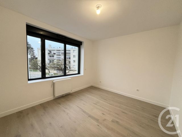 Appartement F5 &agrave; louer - 5 pi&egrave;ces - 122,57 m2 - Chartres - 28 - CENTRE