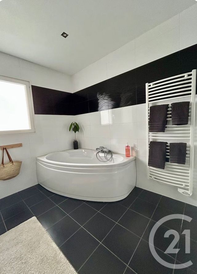 Maison &agrave; vendre - 5 pi&egrave;ces - 198,20 m2 - Prunay Le Gillon - 28 - CENTRE