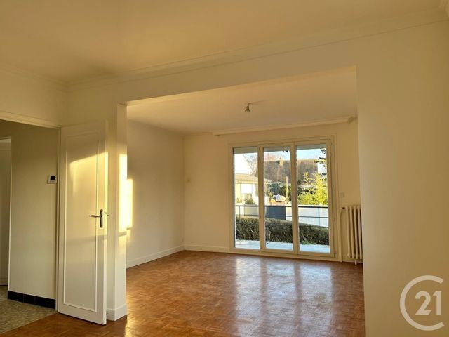 Maison &agrave; louer - 4 pi&egrave;ces - 90,85 m2 - Luisant - 28 - CENTRE