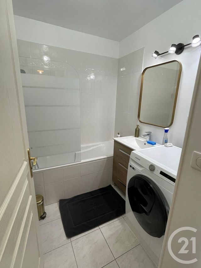 Appartement F3 &agrave; louer - 3 pi&egrave;ces - 63,10 m2 - Leves - 28 - CENTRE