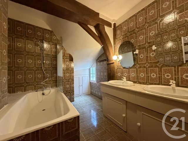 Appartement F5 &agrave; louer - 5 pi&egrave;ces - 108 m2 - Chartres - 28 - CENTRE