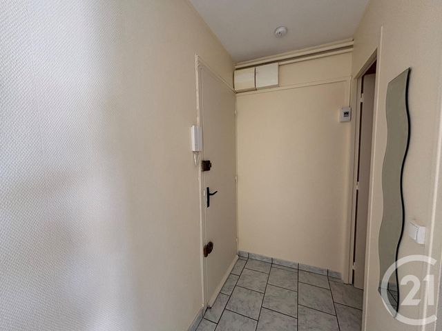 Appartement F2 &agrave; louer - 2 pi&egrave;ces - 43,85 m2 - Chartres - 28 - CENTRE