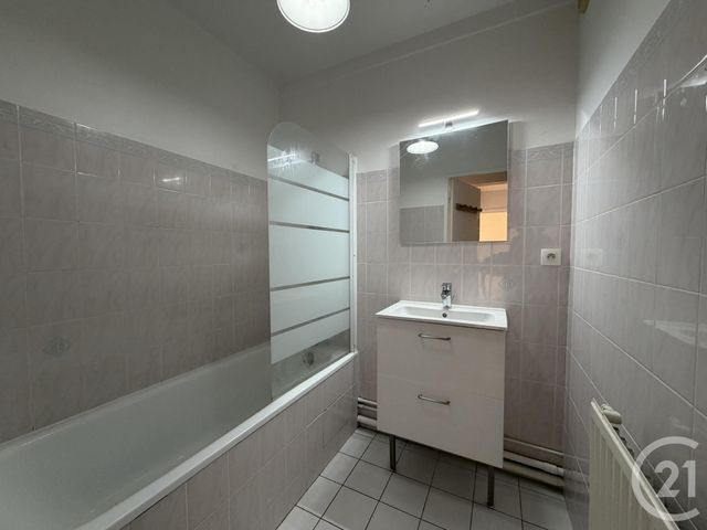 Appartement F2 &agrave; louer - 2 pi&egrave;ces - 53,34 m2 - Chartres - 28 - CENTRE