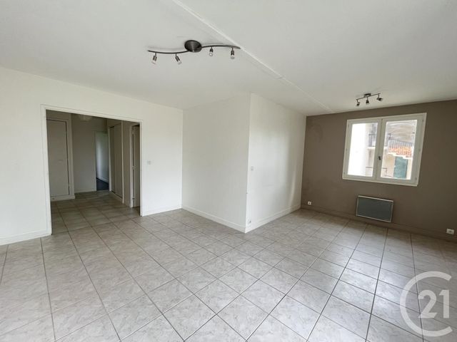 Appartement F3 &agrave; louer - 3 pi&egrave;ces - 70 m2 - Le Coudray - 28 - CENTRE