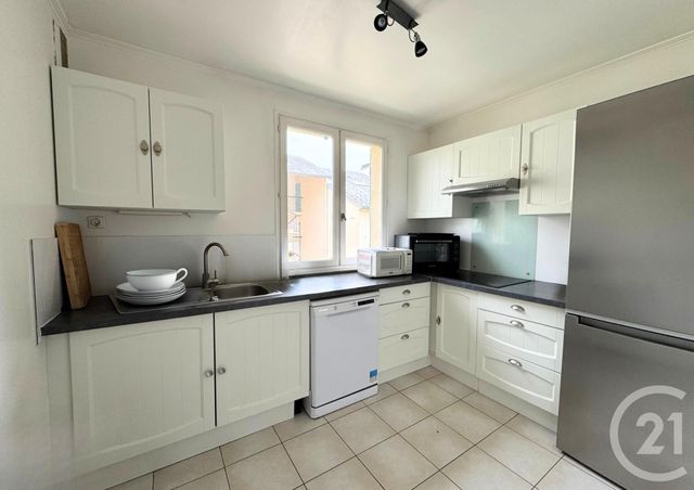 Appartement F3 &agrave; louer - 3 pi&egrave;ces - 70 m2 - Le Coudray - 28 - CENTRE