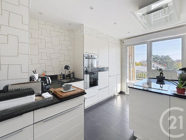 Appartement F3 &agrave; vendre - 3 pi&egrave;ces - 85 m2 - Luisant - 28 - CENTRE