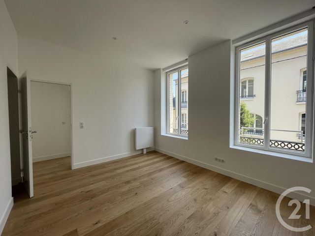 Appartement F5 &agrave; louer - 5 pi&egrave;ces - 107,22 m2 - Chartres - 28 - CENTRE