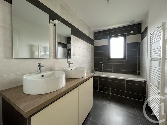Maison &agrave; louer - 5 pi&egrave;ces - 117,20 m2 - Luce - 28 - CENTRE