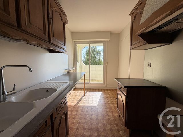 Appartement F3 &agrave; louer - 3 pi&egrave;ces - 64,81 m2 - Chartres - 28 - CENTRE
