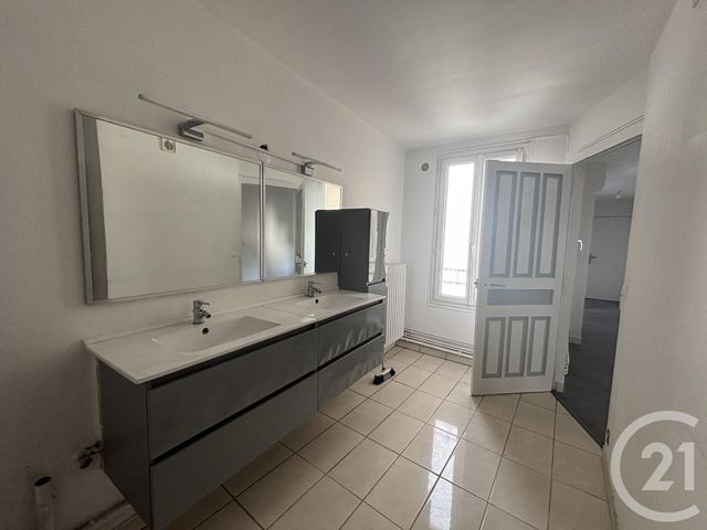 Appartement F3 &agrave; louer - 3 pi&egrave;ces - 75,86 m2 - Chartres - 28 - CENTRE