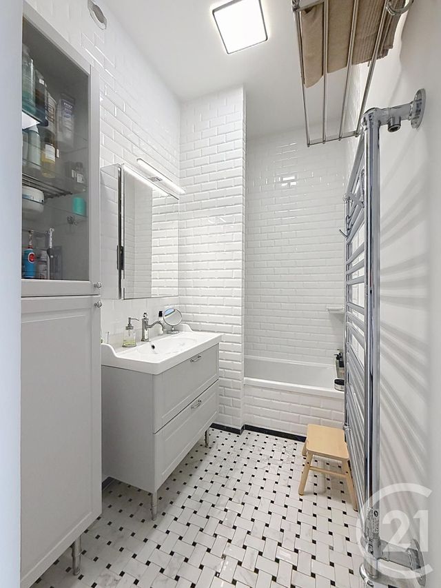 Appartement F4 &agrave; vendre - 4 pi&egrave;ces - 82 m2 - 28 - CENTRE