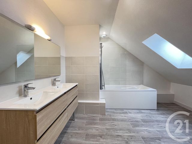 Maison &agrave; louer - 4 pi&egrave;ces - 105,52 m2 - Chartres - 28 - CENTRE