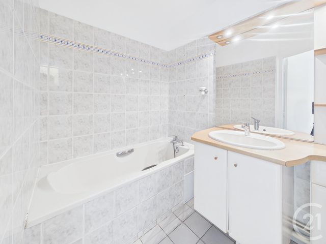 Appartement F3 bis &agrave; vendre - 5 pi&egrave;ces - 81,74 m2 - Chartres - 28 - CENTRE