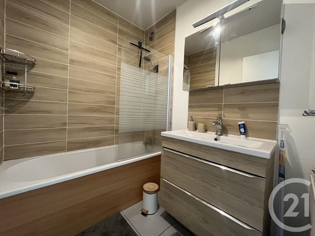 Appartement F2 &agrave; louer - 2 pi&egrave;ces - 46,93 m2 - Chartres - 28 - CENTRE