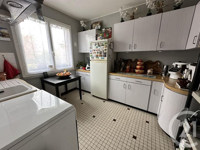 Maison &agrave; louer - 3 pi&egrave;ces - 66,75 m2 - Luisant - 28 - CENTRE