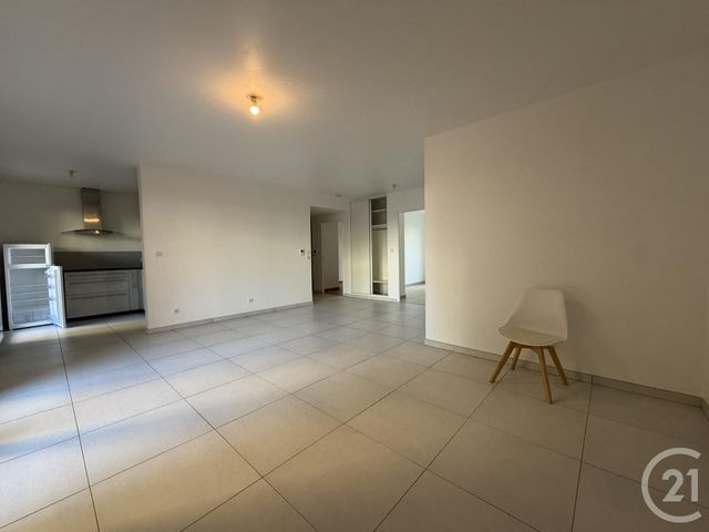 Appartement F4 &agrave; louer - 4 pi&egrave;ces - 81 m2 - Chartres - 28 - CENTRE